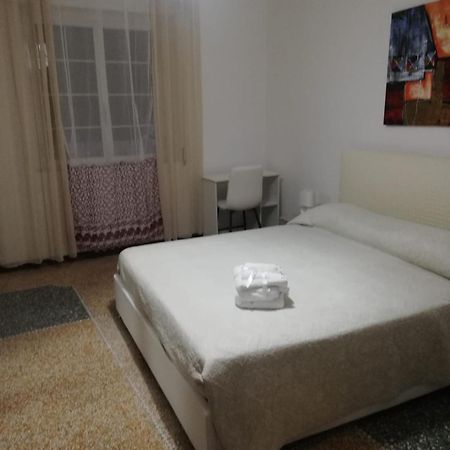 La Casa Di Anna Apartamento Taranto Exterior foto